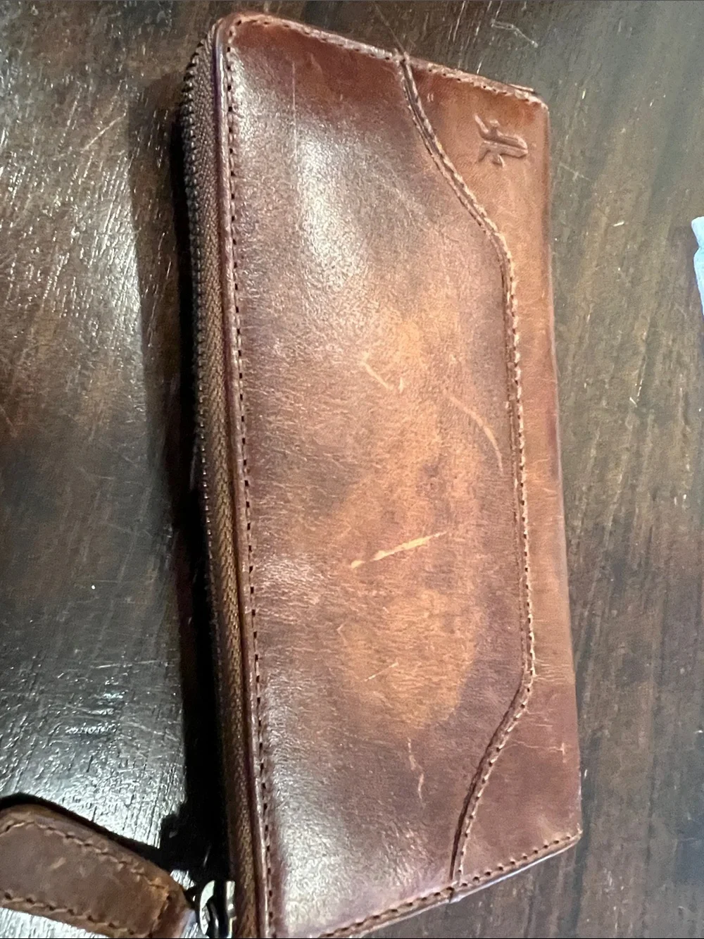 🤎 FRYE Brown Leather Zip Wallet –Distressed Leather – Multiple Card Slots-UNISEX